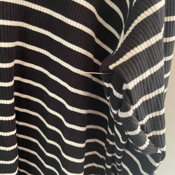 Old Navy striped Turtle Neck size xxl nwot - Picture 3 of 4